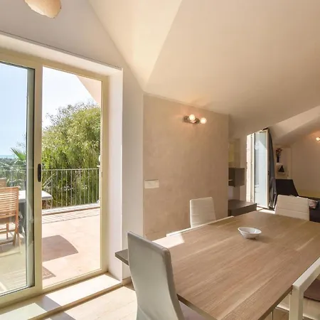 Holiday home Lovely In With Kitchen Pozzallo