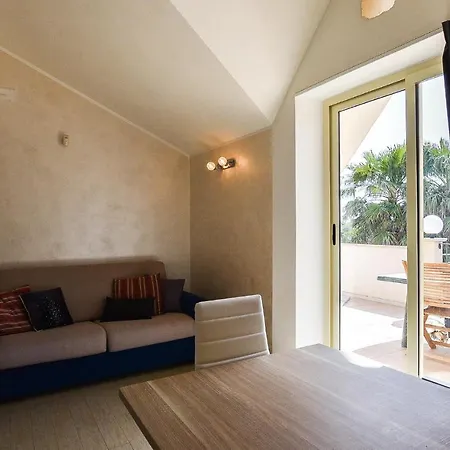 Lovely In With Kitchen Holiday home *