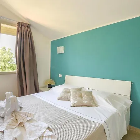 Lovely In With Kitchen Holiday home